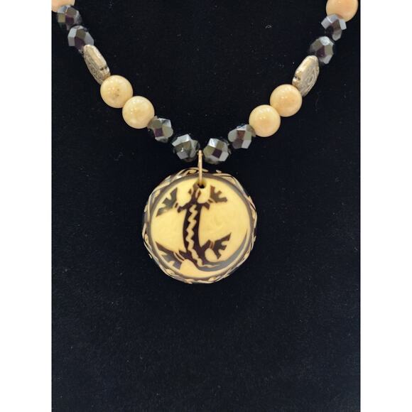 Southwestern Style Necklace Pendant Gecko Lizard Natural Stone Look 925 Clasp - Picture 1 of 9